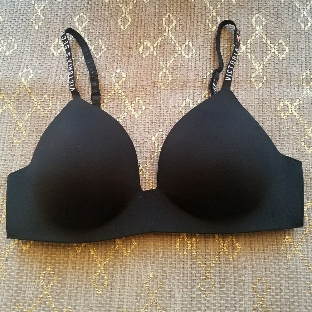 NWT No Underwire Victoria's Secret bra